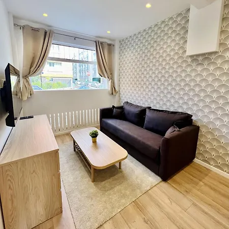 66 Grands Champs * Paris